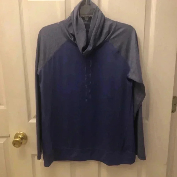 Pro player athletic shirt -medium - Picture 2 of 4